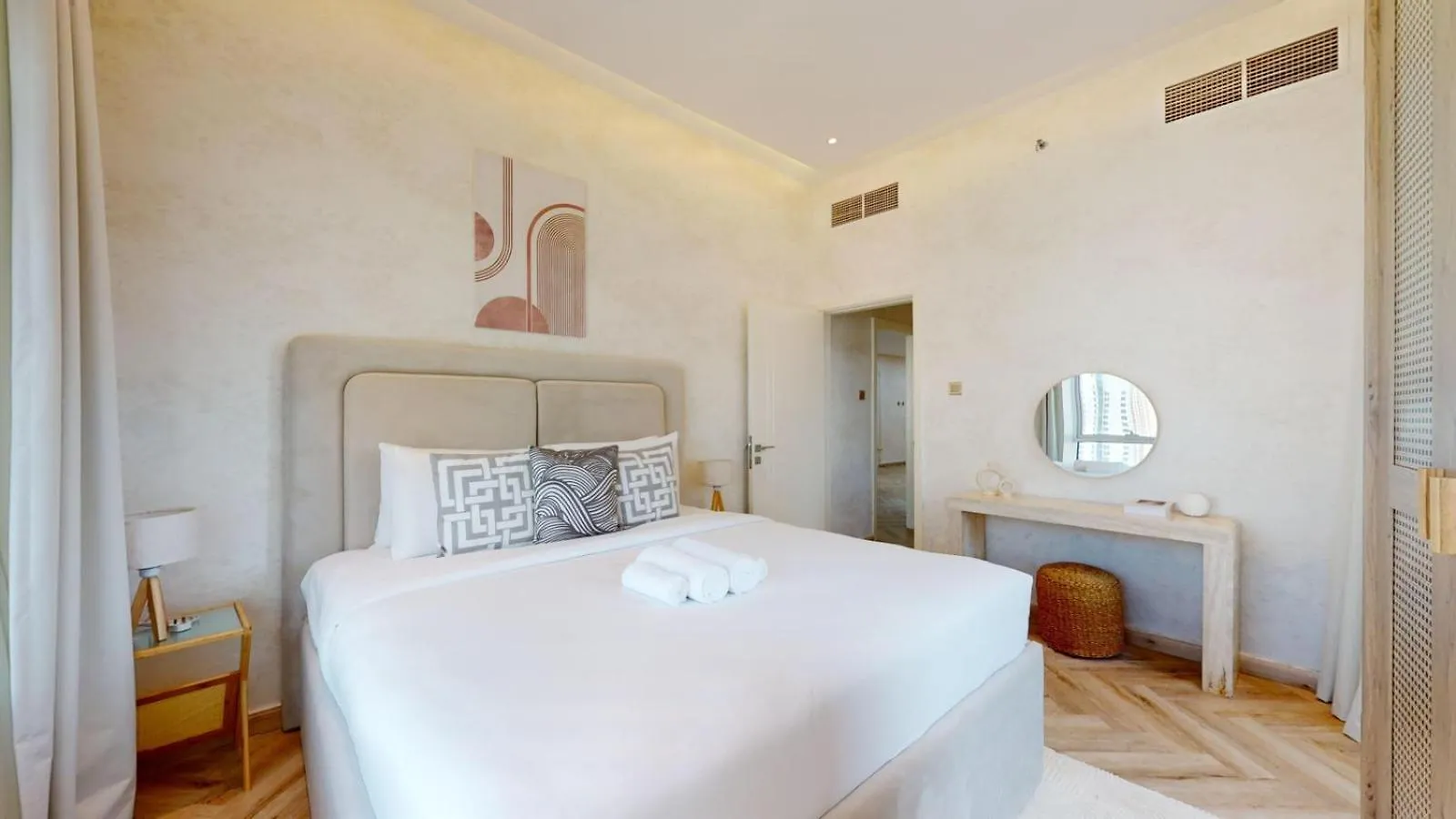 Lake City Tower - Upgraded Two Bedroom In Jlt Dubai Apartment