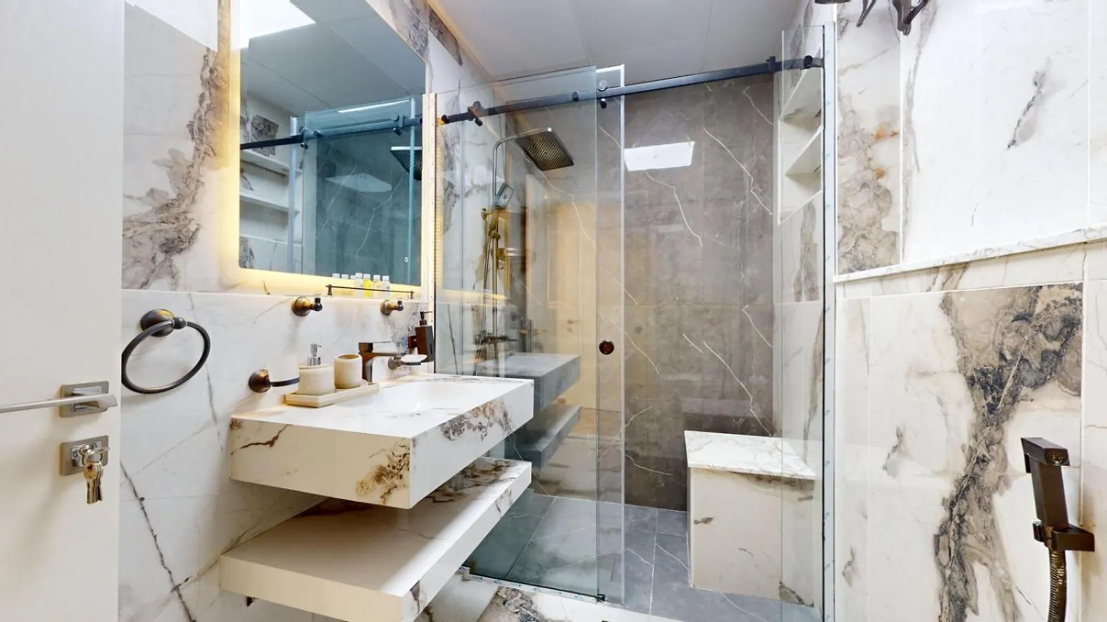 Lake City Tower - Upgraded Two Bedroom In Jlt Dubai 0*,  United Arab Emirates